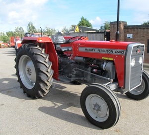 Tractor Agrícola Massey Ferguson 240, 45HP, Diésel, 4x4 - Product Image 1