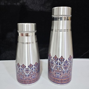 Botella de Agua de Cobre, Elegante, Hecha a Mano, Diseño Único, Botella de Agua de Cobre de Alta Calidad para Uso en el Hogar y Viajes - Product Image 2