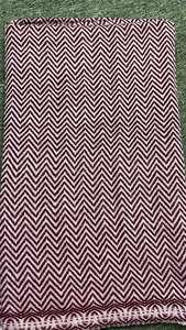 Manta de Cachemira cómoda de varios tamaños de fabricante indio que combina 30% Lana, 70% acrílico para proyectos de moda elegante y acogedores para el hogar - Product Image 3