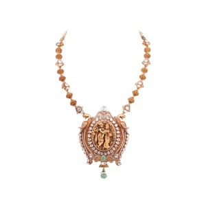 Ensemble de boucles d'oreilles ethniques et élégantes Gajaah en argent sterling 925 plaqué or Radhe Krishna divin pour femmes, mariage, fiançailles, fête - Product Image 3