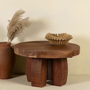 Mesa de Centro Rústica de Madera Maciza Hecha a Mano con Tapa Redonda y Diseño de Patas Únicas, Muebles para Sala de Estar Ecológicos - Product Image 1