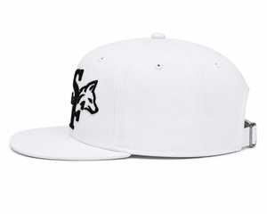 Gorra Snapback Blanca de 5 Paneles con Bordado Frontal del Logotipo de la SF Fox en Negro, Visera Plana, Unisex, Estilo Casual Urbano, Mezcla de Algodón - Product Image 4