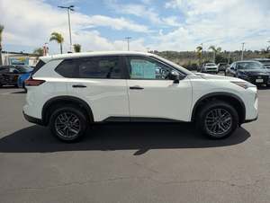 Bastante usado 2024 Nissan Rogue S FWD - Product Image 6