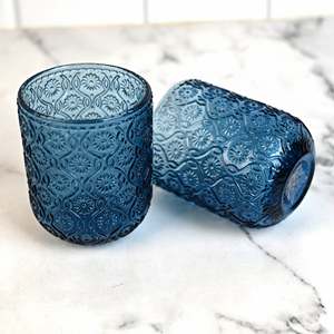 Elegante Juego de 2 Vasos Reutilizables de Madera de Palisandro Azul Vintage con Diseño Floral para Fiestas - Product Image 1