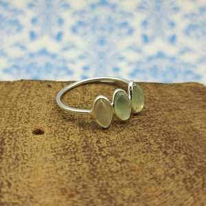 Anillo minimalista de triple bisel, piedra preciosa Prehnita, forma de marquesa, Plata de Ley 925, ropa informal, anillo de regalo, Perla de diamante para niñas - Product Image 3