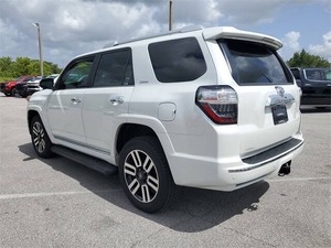 โตโยต้า 4-รันเนอร์ ลิมิเต็ด ปี 2024 รุ่นปรับแต่งอย่างประณีต ใช้งานน้อย - Product Image 5