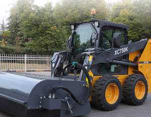 Mini chargeuse sur roues avant 650Kg Skid Steer Loader avec composant de moteur de base - Product Image 2