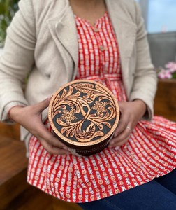 Caja de joyería redonda de cuero con herramientas de calidad superior, joyero de vaquera occidental para mujer, joyero de viaje de cuero de vaca grabado - Product Image 3