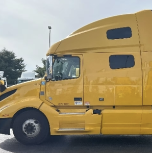 El mejor!! Camión Semirremolque Usado Económico y en Buen Estado, Modelos 2022, 2020, 2021, 2024, Camión Semirremolque Usado VOL_VO VNL64T760 - Product Image 3