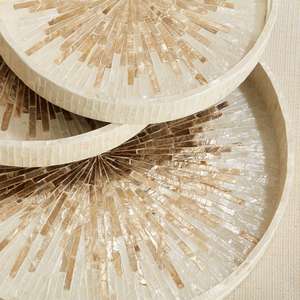 Ensemble de plateaux de service en osier durable et écologique avec décor en nacre pour le restaurant, la maison et le stockage. - Product Image 2