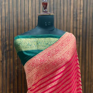 Это сари придает женщинам завораживающий вид Изысканные узоры, а дизайн сделан на сари с подкладкой dubbal.