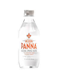 Botellas de plástico de agua natural de manantial Acqua Panna en venta - Product Image 5