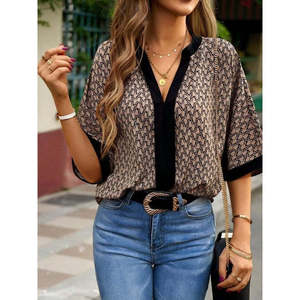 Blusa de Manga Corta con Estampado y Detalle de Franja Frontal para Mujer, Cuello en V, Corte Regular, Estilo Casual para Uso Diario, Marca Jane's - Product Image 1