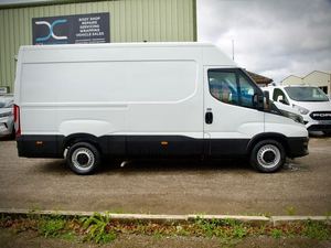 USADO LHD/RHD 2022 IVEC0 DAILY S CLASS 2.3TD 35S14V NEGOCIO 3520MM H2 - Product Image 2