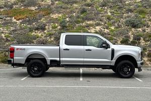 รถกระบะ Ford F-250 XL Super Duty Cabab 4x4 Crew, แก๊ส/ดีเซลรถบรรทุกหนักรุ่นใหม่สำหรับขายหรือส่งออก - Product Image 3