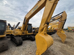 Excavadora sobre orugas Komatsu PC200 usada, excavadora PC200 de segunda mano en buenas condiciones - Product Image 2