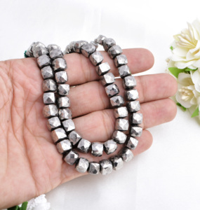 ลูกปัดพลอยไพไรต์เงินธรรมชาติทรงกล่องเจียระไนแบบอินเดีย สำหรับทำเครื่องประดับชั้นดี - Product Image 6