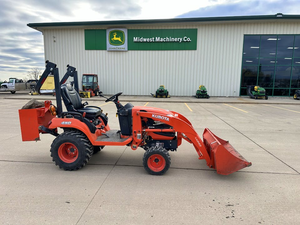Nuevo Mini Tractor Kubota de 27 HP, Motor de 2600 RPM, 4x4, Mini Tractor de Jardín Kubota BX23S con Cargador Diésel 4x4, Retroexcavadora, Cortadora de Césped y Ruedas - Product Image 2