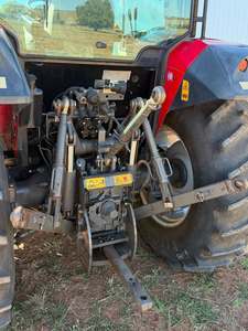 ราคาโรงงาน รถแทรกเตอร์ Massey Ferguson 4709 (4x4) 105 แรงม้า เครื่องยนต์ 42 แรงม้า สีแดง ขับเคลื่อน 4 ล้อ  ประสิทธิภาพสูง ระบบเกียร์ขับเคลื่อน - Product Image 2