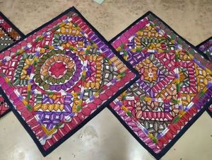 Housses de coussin brodées, lot de 4 pièces, housses de coussin brodées à la main, artisanat de broderie, lot de housses de coussin Pakistan - Product Image 4