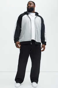 Nouvelle Collection 2026 – Ensemble Survêtement Coupe-Vent Homme en Nylon Personnalisable – Qualité Supérieure – Deux Pièces – Vente en Gros - Product Image 5