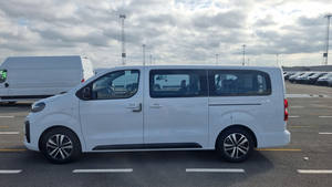 Peugeot Traveller L3H1 2025, Versión Business VIP, 2.0L Diésel, Automático de 8 Velocidades, Minibús de 7 Plazas - Product Image 6