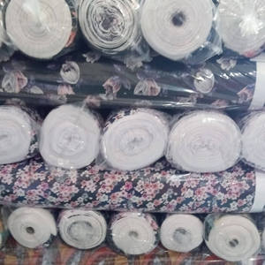 Tissu en polyester et élasthanne imprimé ITY de Corée, fluide et soyeux, à drapé doux, lot de stock, divers motifs pour robes et chemisiers pour femmes - Product Image 1