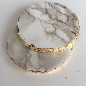 CREATE Dessous de verre en résine de luxe faits à la main Tampons carrés de couleur personnalisables pour ensemble de tapis de cuisine de table au meilleur prix - Product Image 4