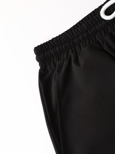 ชุดชายหาด Somerset ยูนิเซ็กส์ชุดชายหาดสีดำพิมพ์ลายเรขาคณิตชุดชายหาดแบบไวรัสที่เข้ากันเหมาะสำหรับสวมใส่สบายๆ - Product Image 6