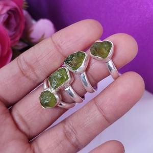 Péridot brut août bague de naissance en argent sterling fait à la main 925 bijoux | Bague brute en cristal de péridot naturel en gros - Product Image 3