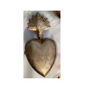 Boîte à médaillon en laiton antique avec cœur sacré flamboyant pour encadrement, décoration murale pour la maison - Product Image 6