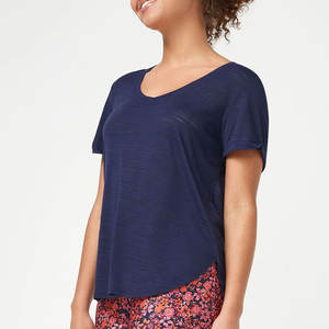 2025 venta al por mayor nuevo diseño superventas cuello en V mujeres camisetas diseñar su propio logotipo mujeres cuello en V camisetas transpirables para el verano - Product Image 3