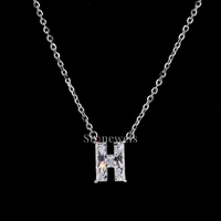 Alphabet Fine Jewelry Pendentifs & Charms en HPHT/CVD Lab Grown Diamond DEF VVS/VS Letter H pour Unisex IGI Certificate 10kt Gold