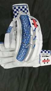 Gants de frappe de cricket personnalisables de haute qualité, gants en cuir de qualité supérieure pour les joueurs, fabriqués à la main au Pakistan - Product Image 6