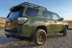 โตโยต้า 4Runner TRD Pro ปี 2020 มือสองพรีเมียม วิ่งมาแล้วประมาณ 14,300 ไมล์ - Product Image 2