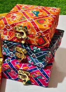 กล่องของขวัญของที่ระลึกสำหรับงานแต่งงานกล่องใส่เครื่องประดับขนาด10x10x5ซม. - Product Image 3