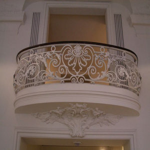 Barandilla de balcón forjada a mano hecha en Vietnam, ideal para hogares modernos y elegantes espacios de vida al aire libre - Product Image 2