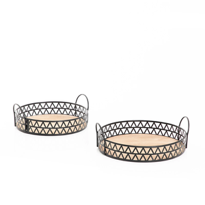 Plat de plateau de service de nourriture de rectangle de couleur noire et brune pour la maison nouveau plateau de service en métal et en bois de concepteur avec la poignée et les retards - Product Image 5