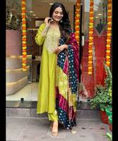 Salwar Kameez pakistanais Sonia pour femmes, robes prêtes à porter, ensembles pour filles, enfants et femmes, style vintage, longueur ras du sol, en lin crêpe, coupe trapèze, naturel