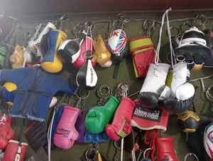 พวงกุญแจรูปอเมริกันฟุตบอลและรักบี้ ปี 2024 สีตามสั่ง ระบายอากาศได้ดี ของขวัญสำหรับทุกเพศ โดย POWER HINT - Product Image 6