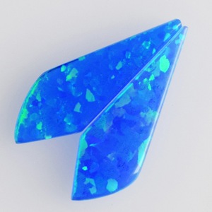 Paire d'opales de feu bleu-vert étincelantes, 8 carats au total, taille cabochon 32x11x2 MM, forme fantaisie, pour la fabrication de boucles d'oreilles, pierres précieuses de créateur - Product Image 2