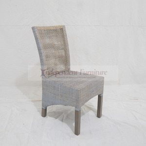 Chaise de salle à manger grise en rotin et bois pour la maison, la restauration, les hôtels, les cafés, les centres de villégiature et les projets de villas – Vente en gros - Product Image 1
