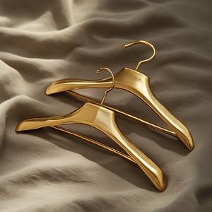 Cintre en laiton robuste à un seul niveau pour suspendre les manteaux, les vestes, les vêtements, durable pour les balcons et les magasins de vêtements - Product Image 1