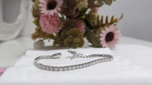 Bracelet tennis en diamant de 5.50 ct cultivé en laboratoire pour femme en or blanc massif 14 carats cadeau d'anniversaire de mariage unique - Product Image 5