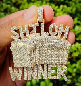 Colgante de Trofeo Shiloh Iced Out con Moissanita, Joyería Hip Hop con Acabado Dorado y Cadena Cubana con Letra Personalizada - Product Image 2