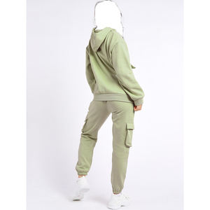 2025 personnalisé femmes coupe ajustée respirant haut court survêtement OEM Jogging Fitness porter exercice deux pièces ensembles - Product Image 2