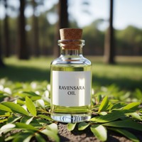 Vente en gros d'huile essentielle de Ravensara Huile de Ravensara de qualité thérapeutique biologique pure à 100% ° pour diffuseur Soins de la peau