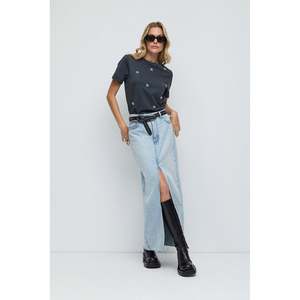 Camiseta con Detalle de Piedra - Product Image 2