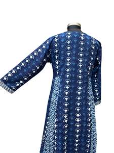 Robe indigo moderne, design sophistiqué, confort léger, idéale pour les événements festifs, les journées de travail et les sorties du week-end - Product Image 6