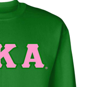Sudadera Personalizada AKA con Cuello Redondo en Verde Kelly y Letras Griegas en Rosa, Sudadera de Felpa para Hermandad - Product Image 2